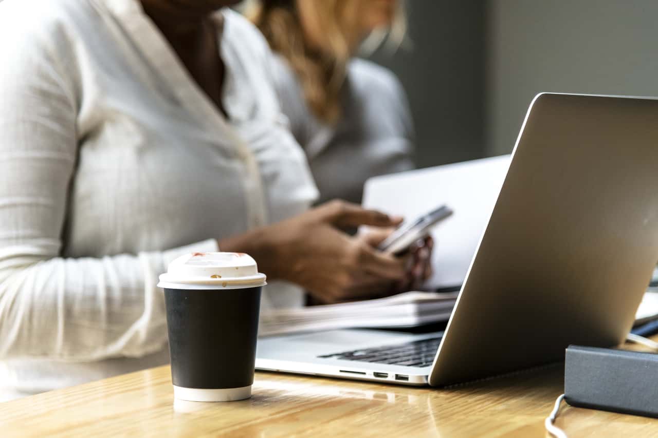 beverage-brainstorming-business-businesswomen-coffee-colleagues-1442511-pxhere.com