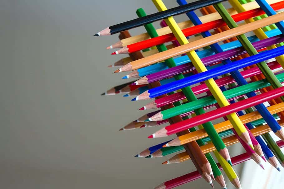colored-pencils-paint-colour-pencils-pens