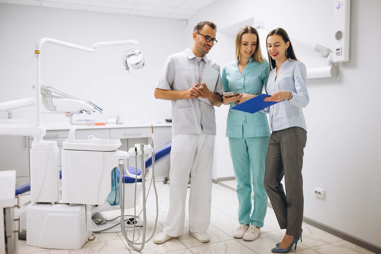 dentist-dentistry-smile-patient-white-dental-1446755-pxhere.com