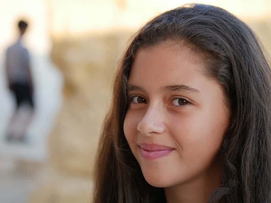 egyptian-girl-class-teenager-pretty-youth-smiling