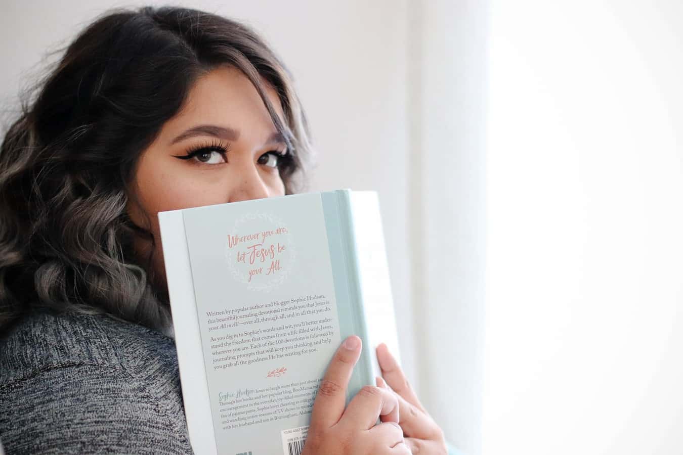 photo-1516934996081-8df6c58efb75