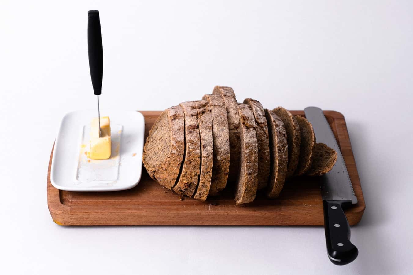 photo-1549930943-4460bab9f69e