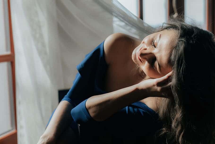 woman-people-adult-resting