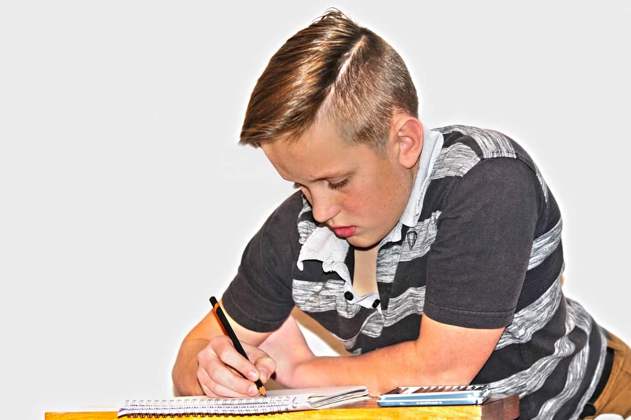 writing-person-play-sitting-child-learning-84449-pxhere.com