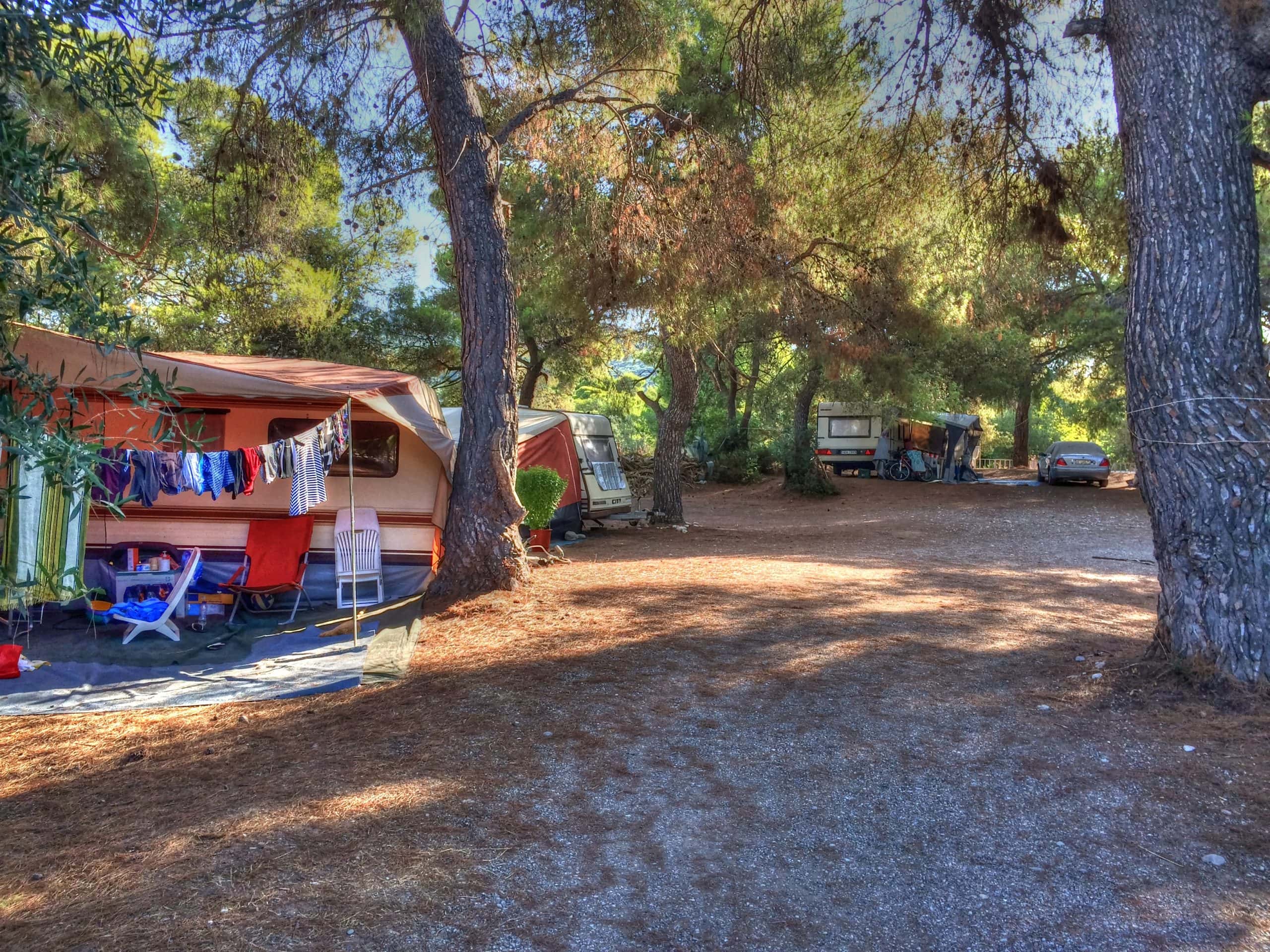 Camping_Apollo_Village_-_panoramio_(1)