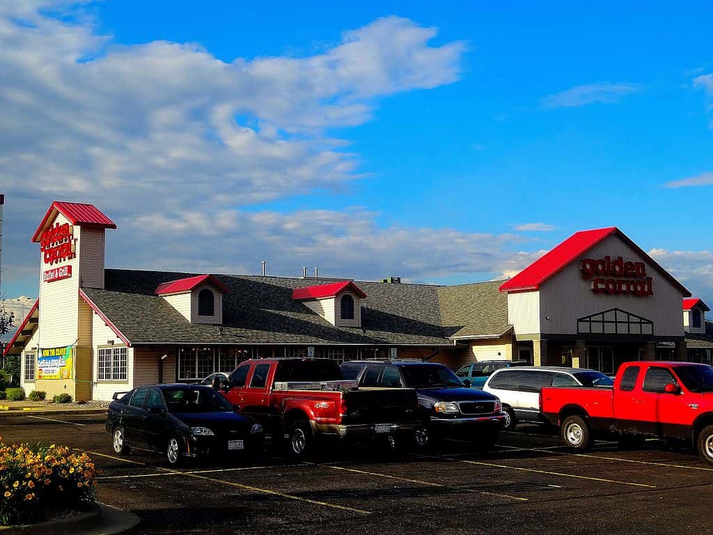 Golden_Corral®_-_panoramio