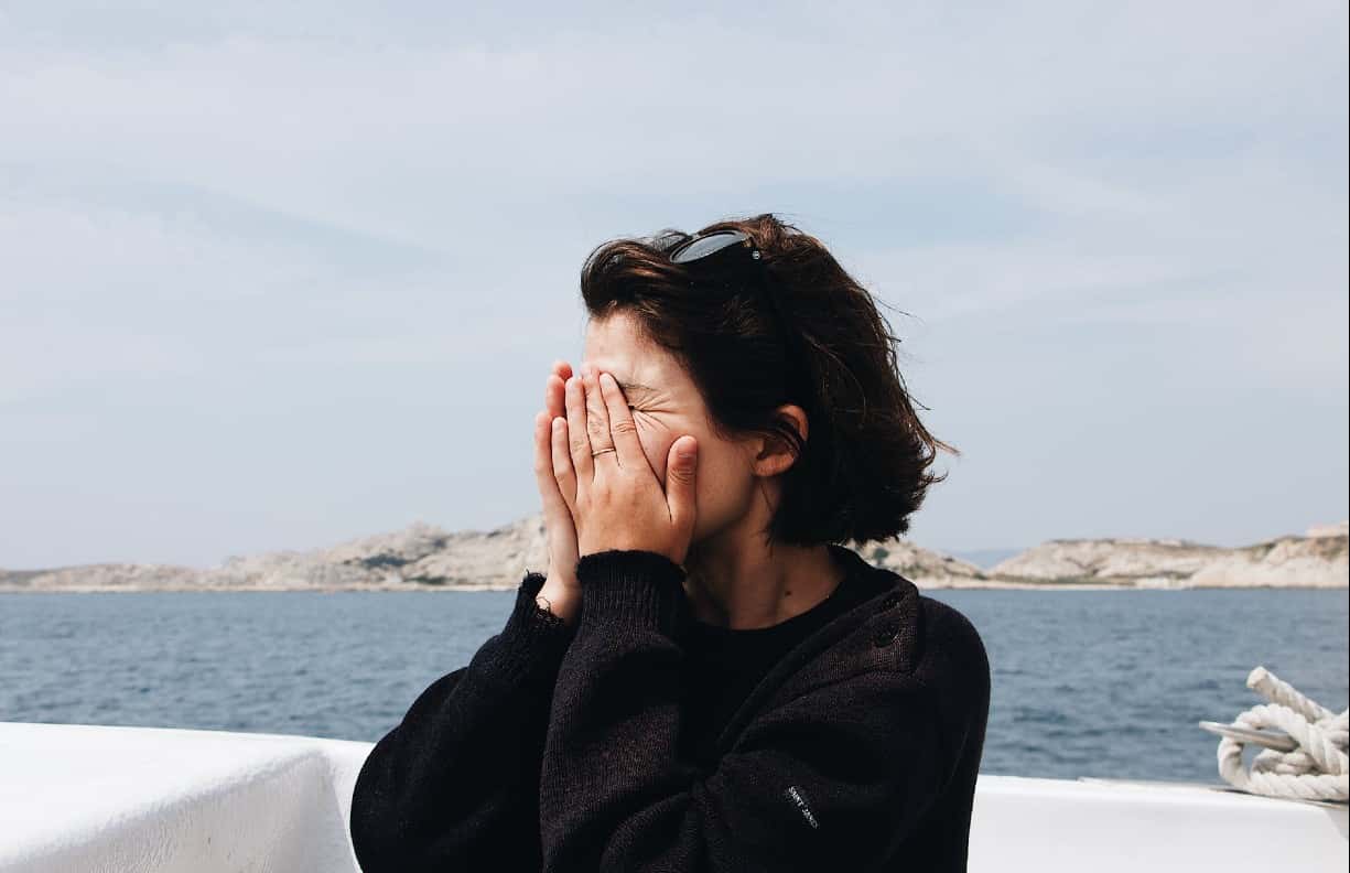 People Share Moments That Made Them Curl Up Inside