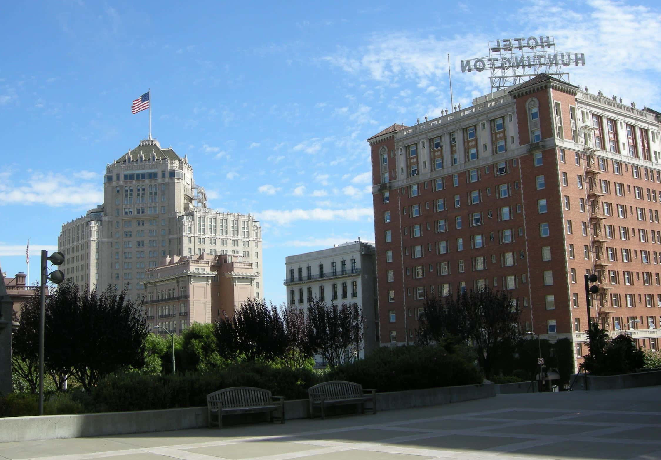 Nob_Hill,_San_Francisco_01_(cropped)