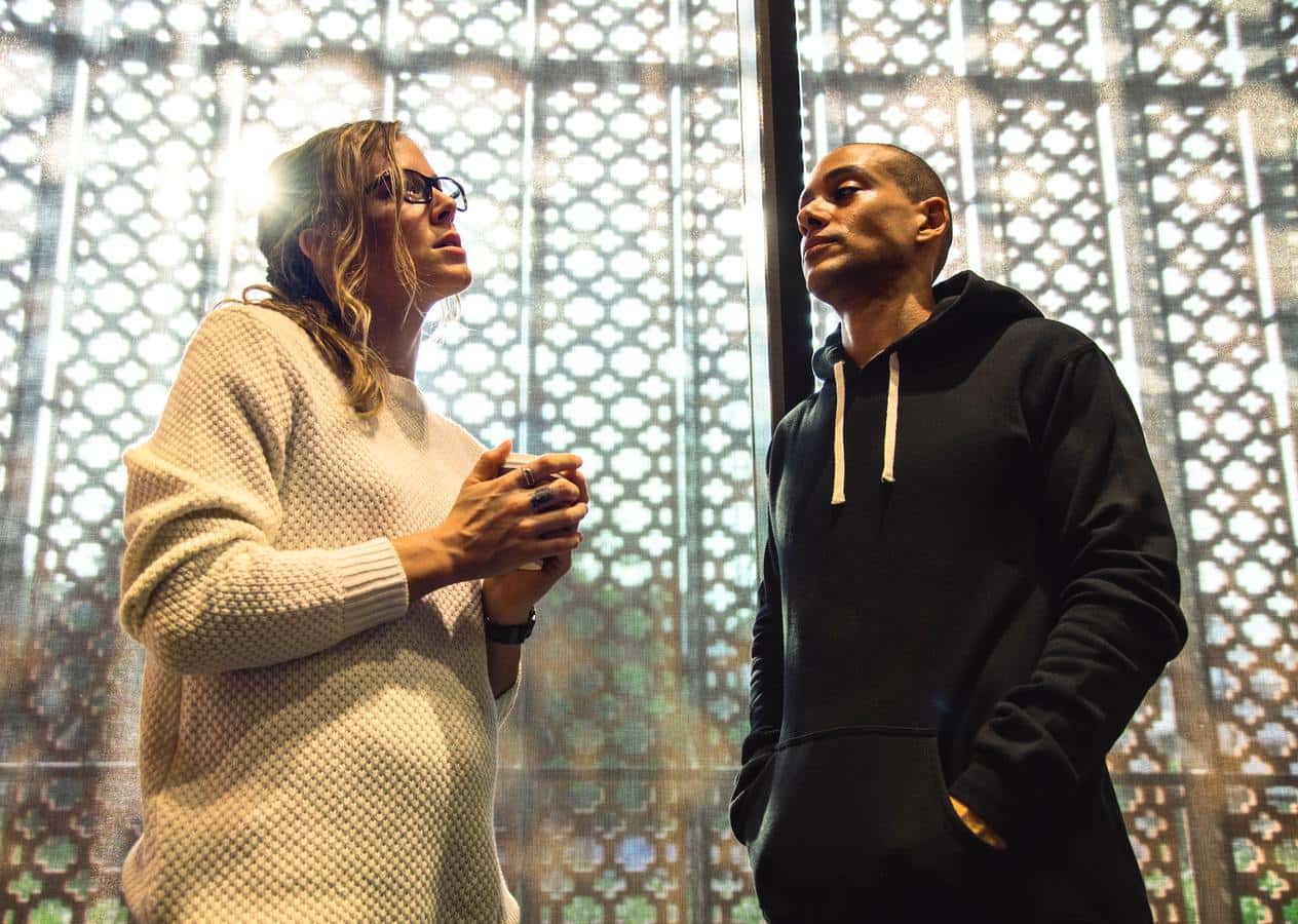 adult-close-up-colleague-couple-daylight-discussion-1507867-pxhere.com