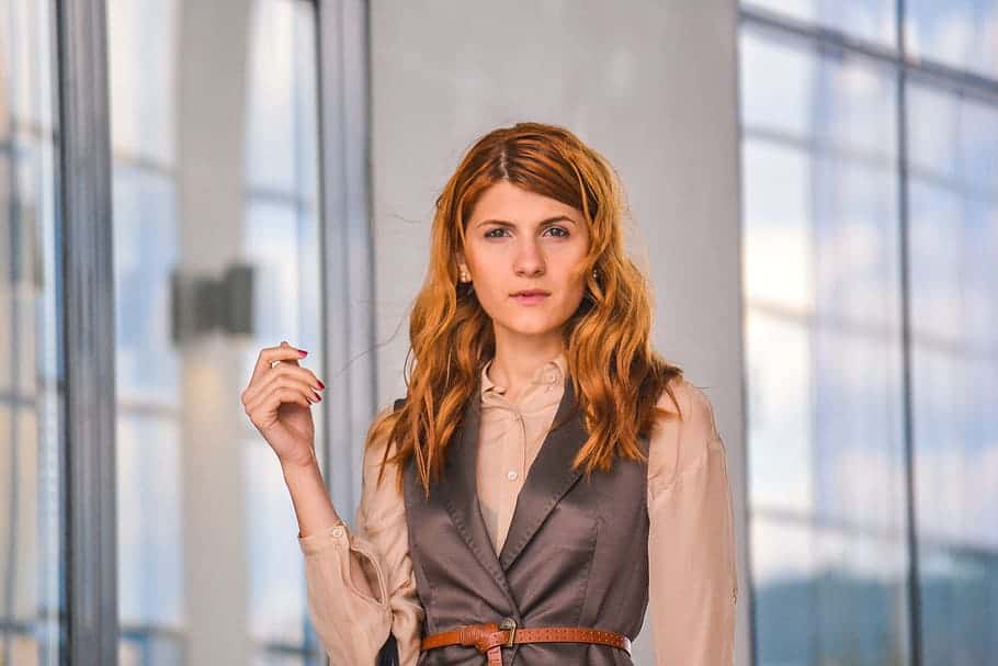 beautiful-business-woman-modern