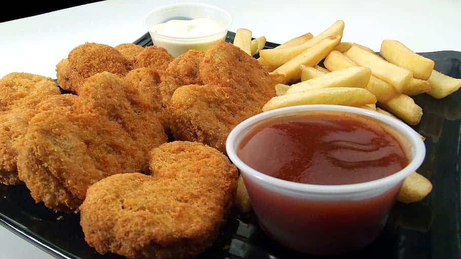 chicken-nuggets-fries-dip-sauce