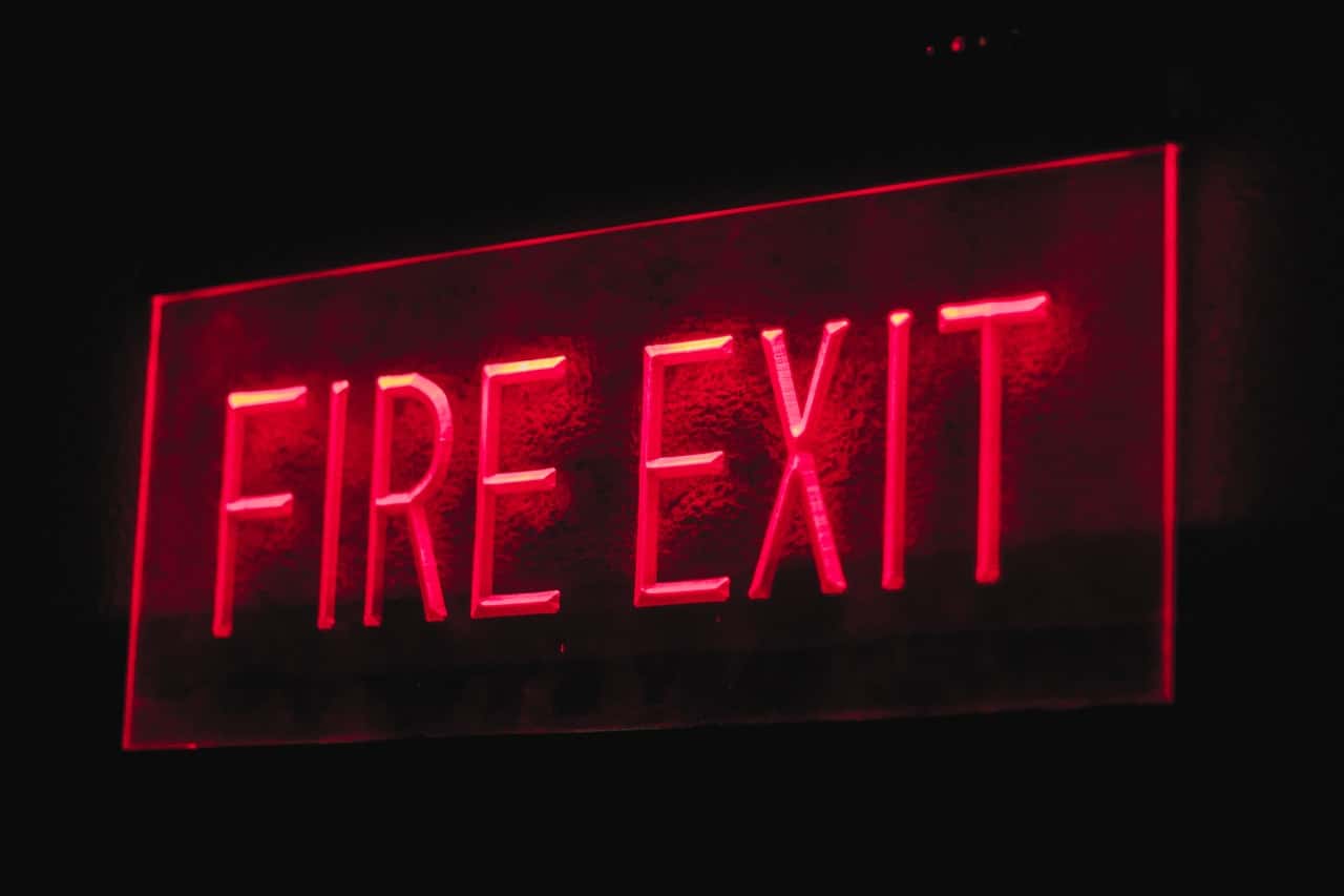 fire-exit-signage-3230179