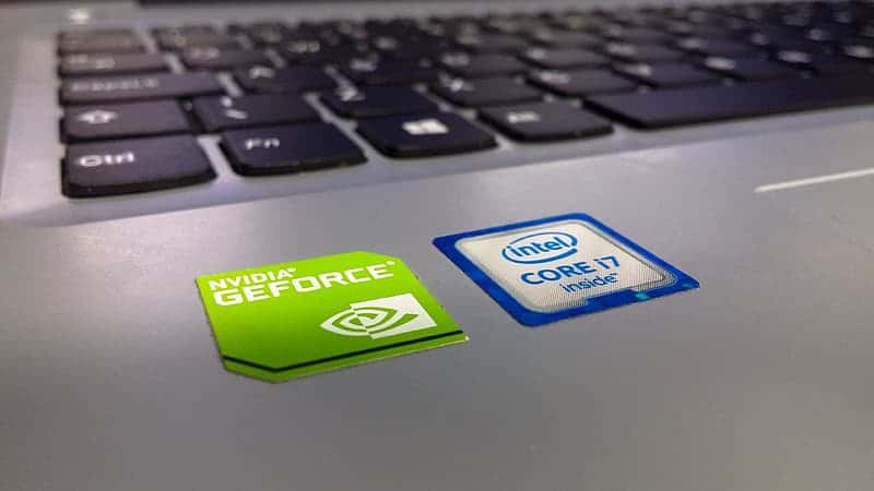 intel-core-i7-sticker-on-gray-laptop-computer