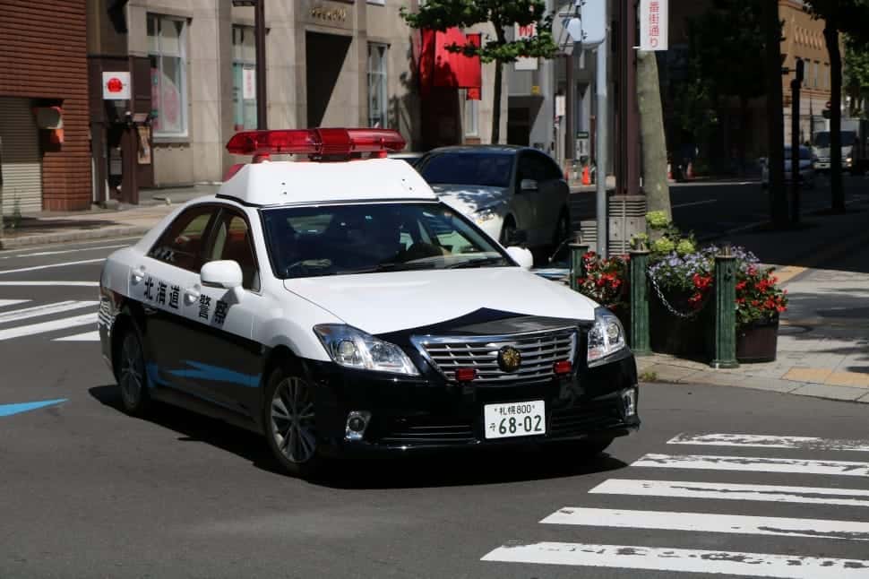 japan-police-road-tea-patrol-city-wallpaper-preview