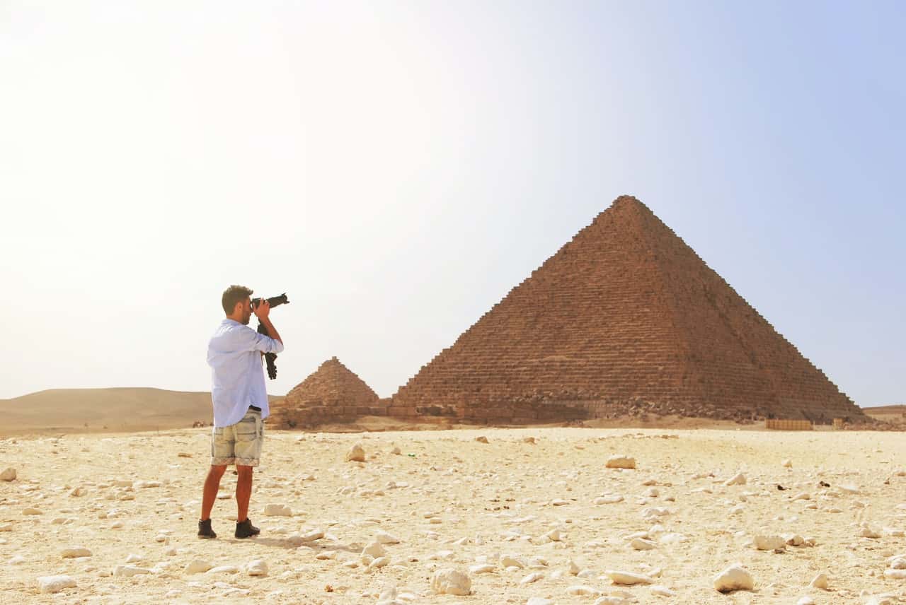 man-taking-photo-of-the-great-pyramid-1851481