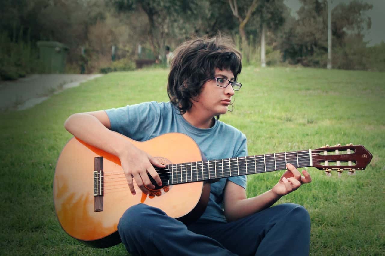music-guitar-acoustic-guitar-boy-summer-young-785657-pxhere.com