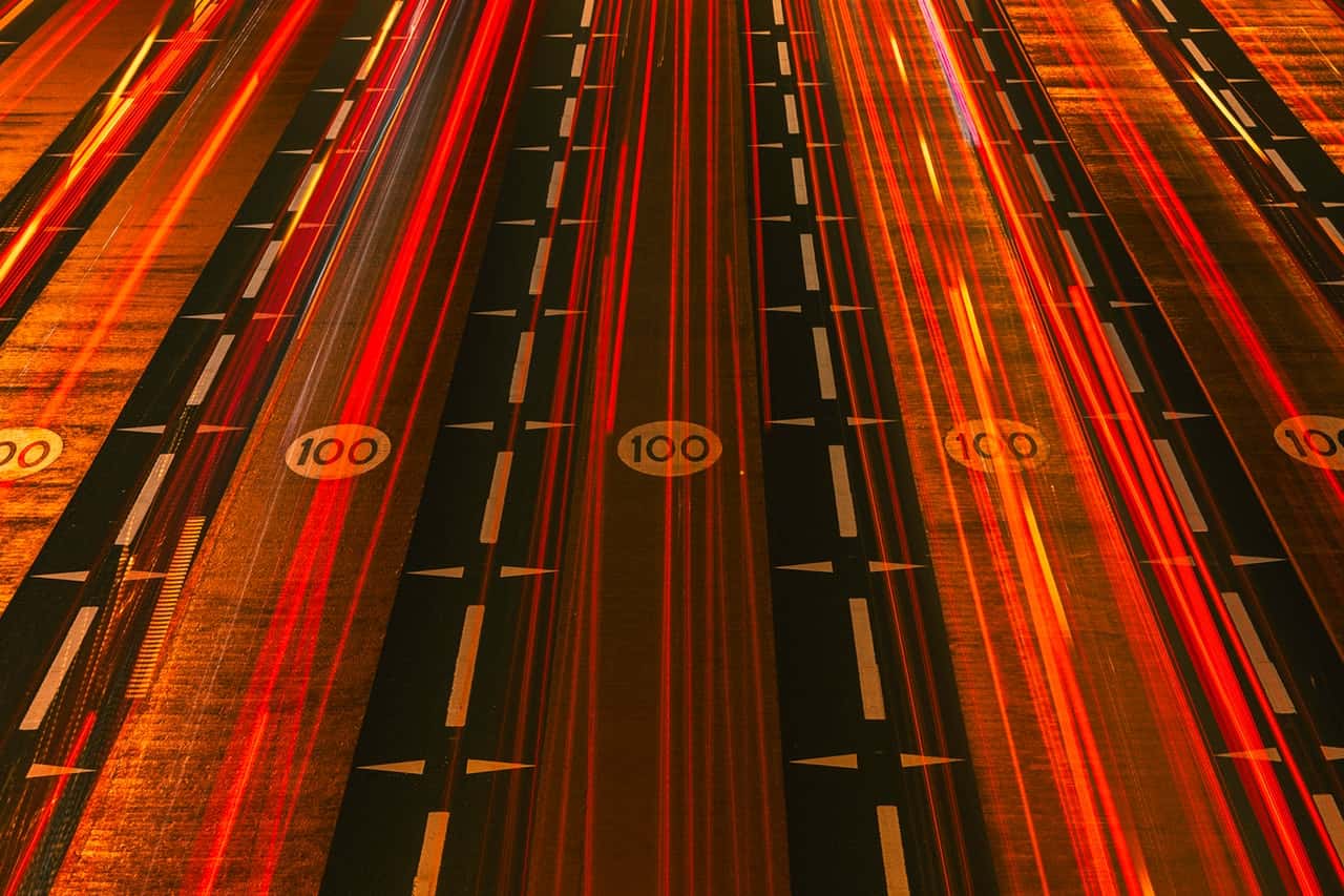 red-light-streaks-3312216