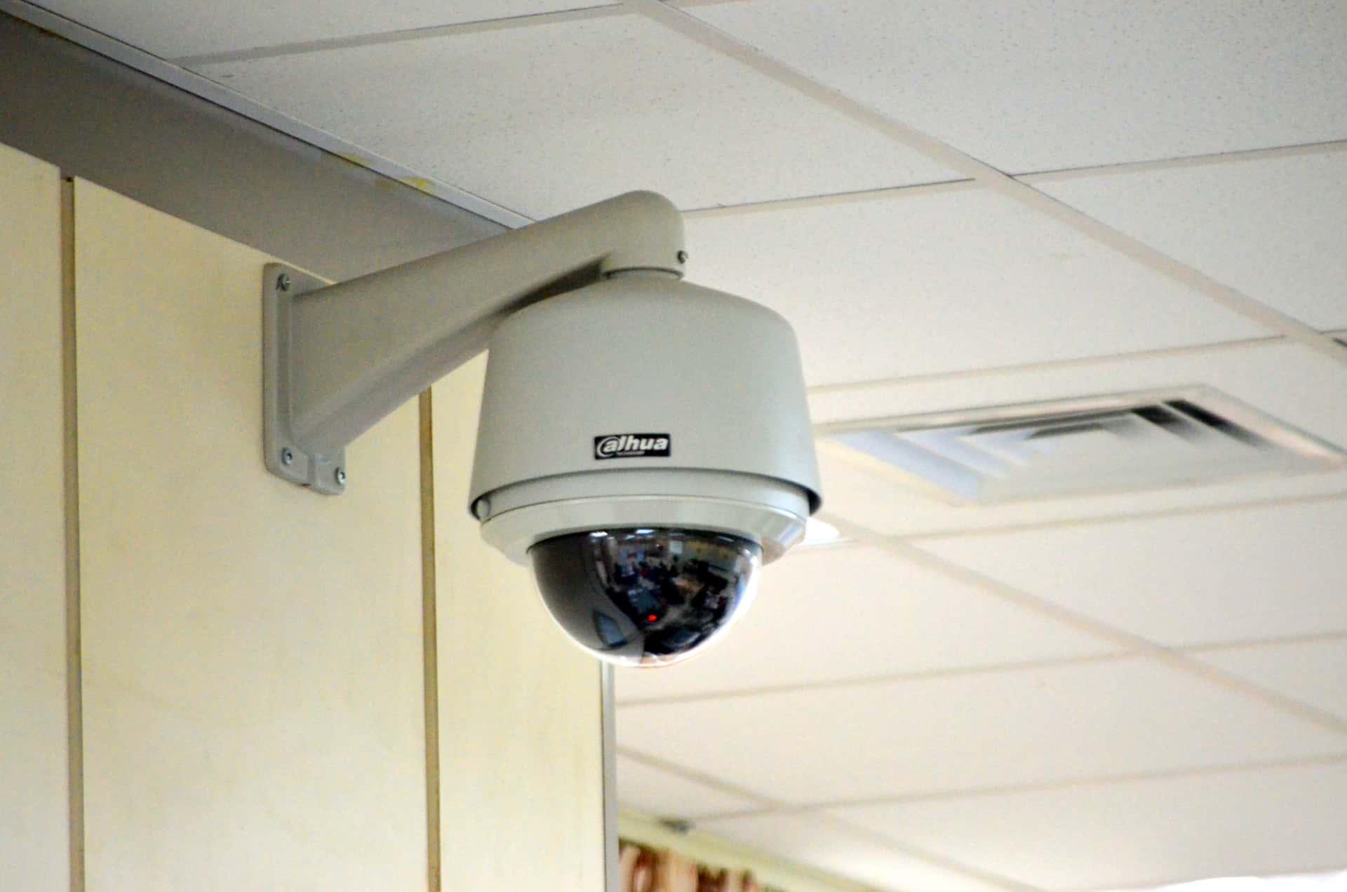 security-camera-1359966638zhb