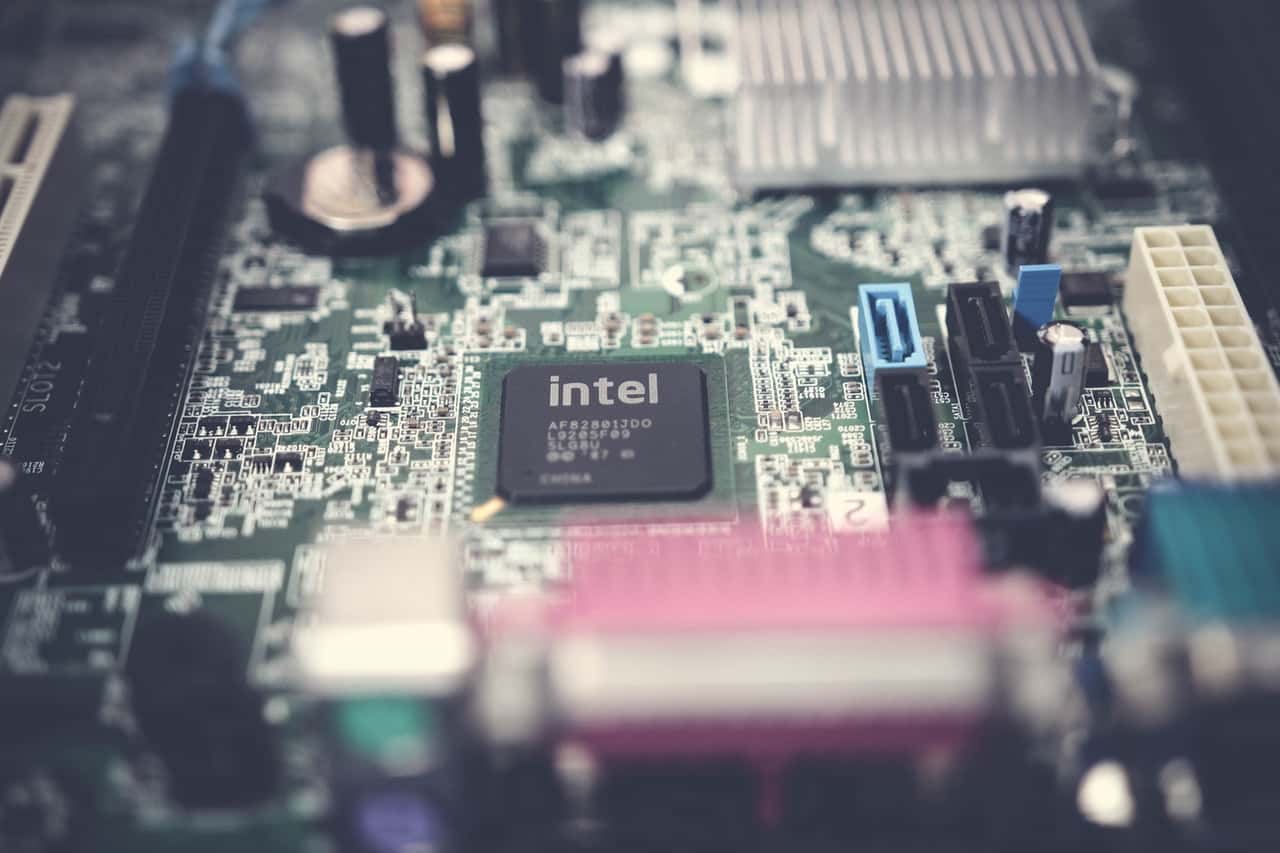 selective-focus-photography-of-motherboard-1432673