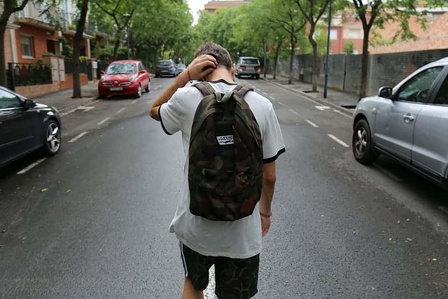 street-teenager-urban-backback