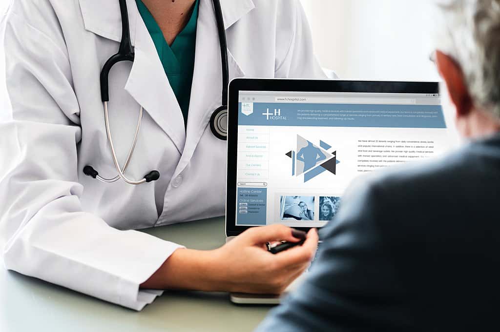 1024px-Internet_of_Medical_Things