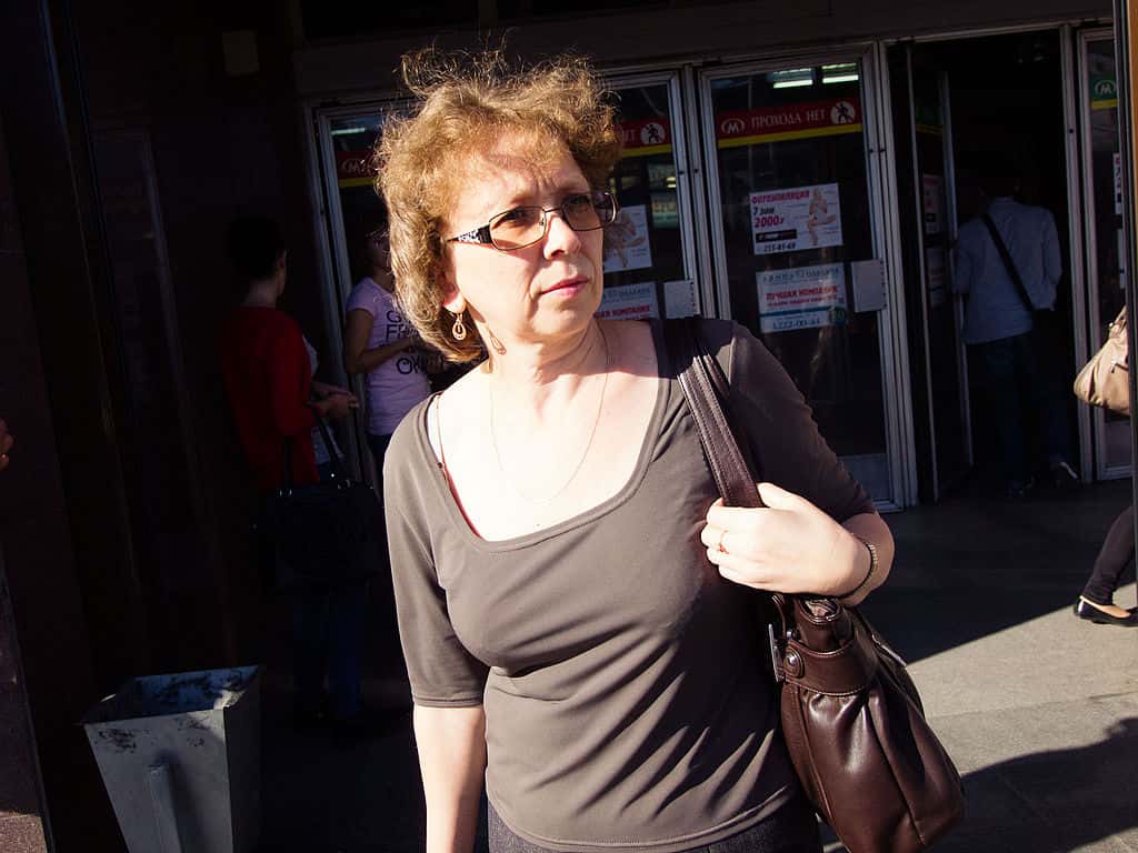 1024px-Street_Portait_of_a_Middle-Aged_Siberian_Woman