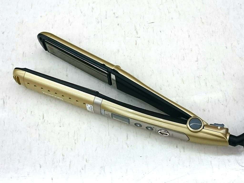 Hair_straightener_TTH2510_by_Tescom_(2015-09-19)