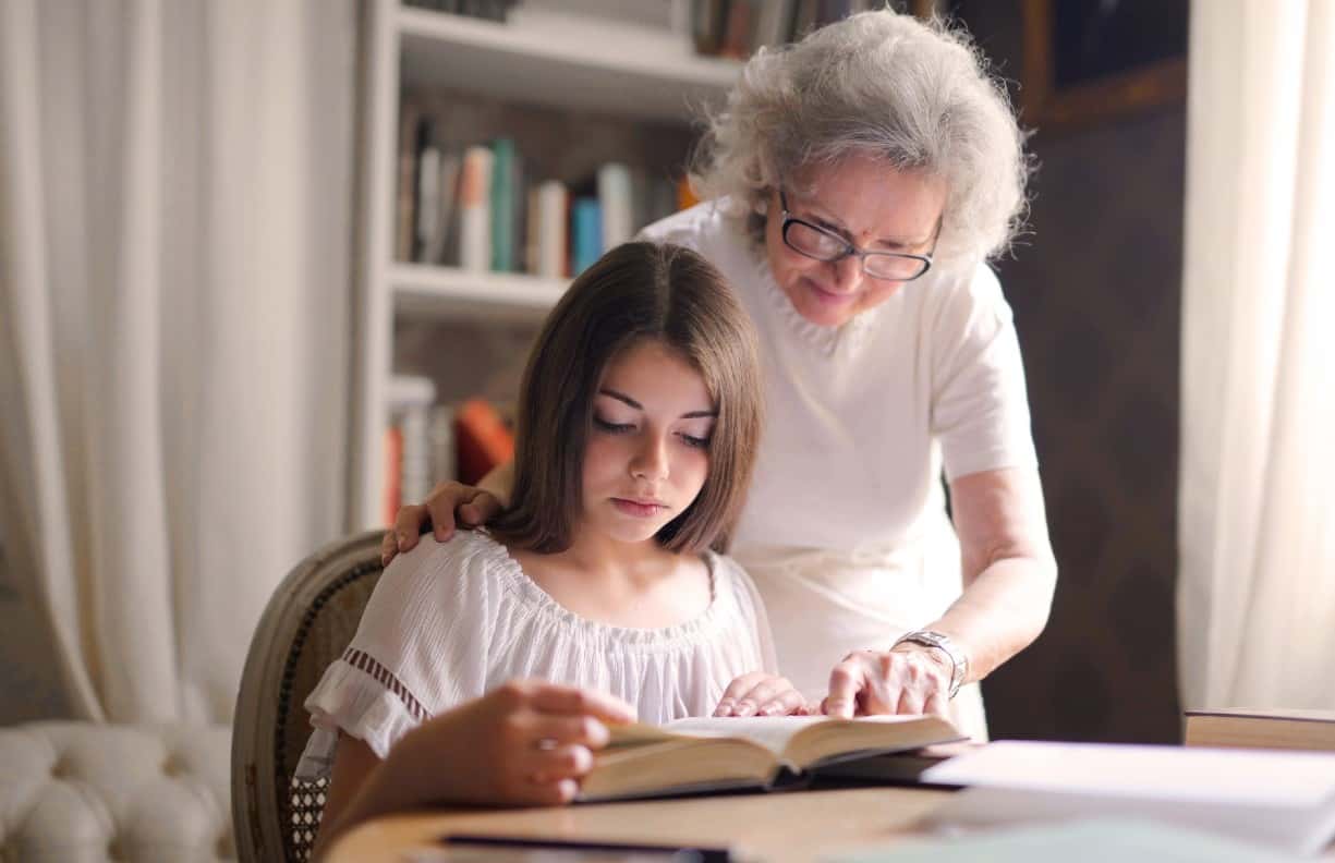 People Share Annoying Things Their Parents Rant About From “Back In The Day”