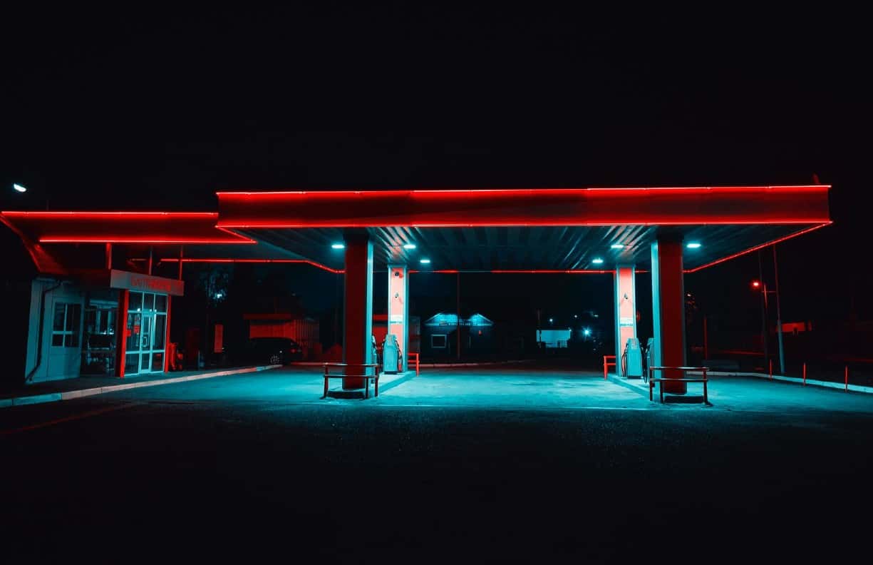 People Share Ordinary Places That Become Creepy At Night