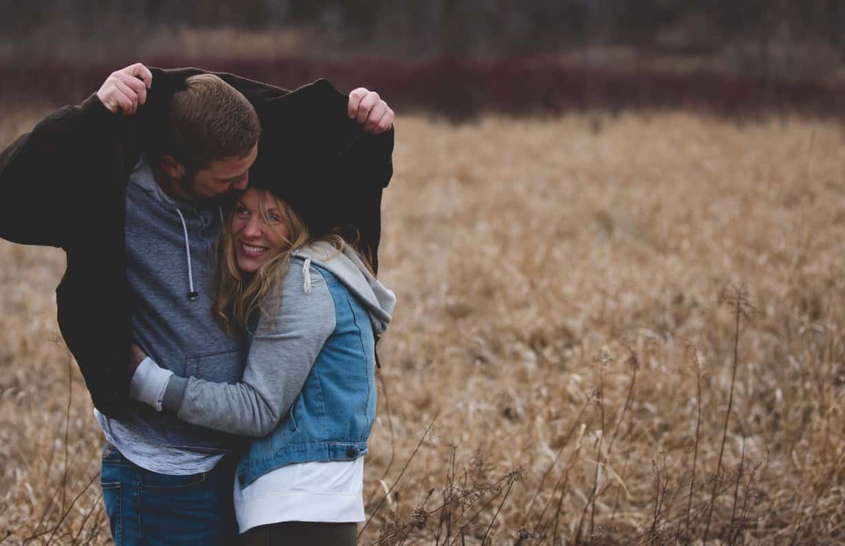 People Share Silly Expectations Of Men That Only Happen In Romantic Comedies