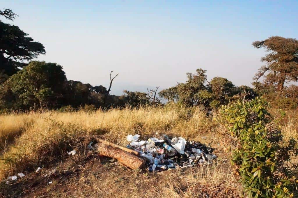 Littering_the_mountain