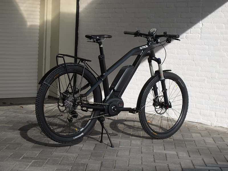 black-and-blue-mountain-bike