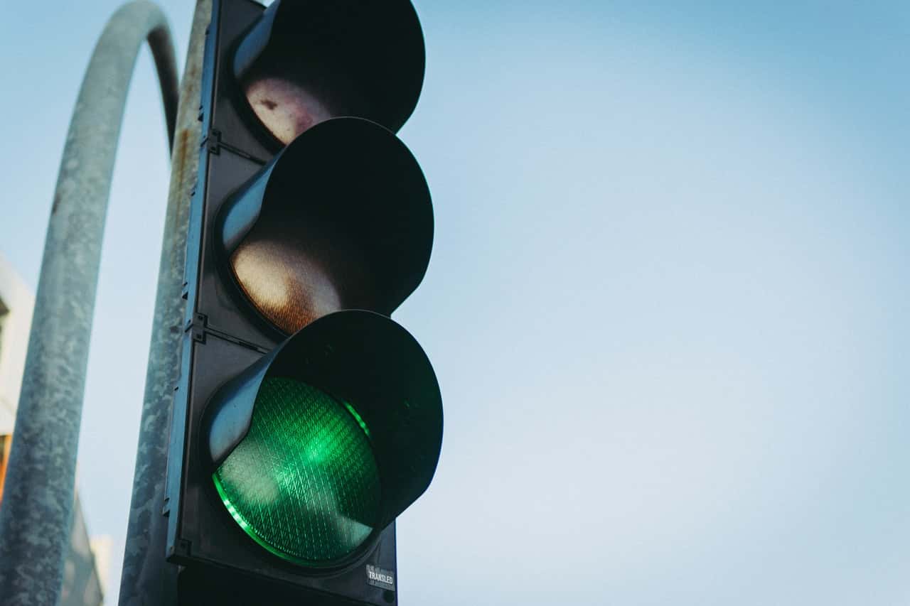 black-traffic-light-1727004