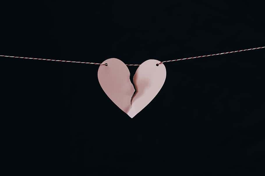 broken-pink-heart-string