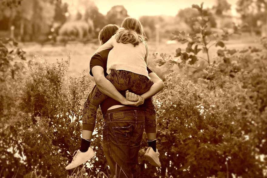 child-father-daughter-parent-piggyback-together-togetherness-childhood-happiness