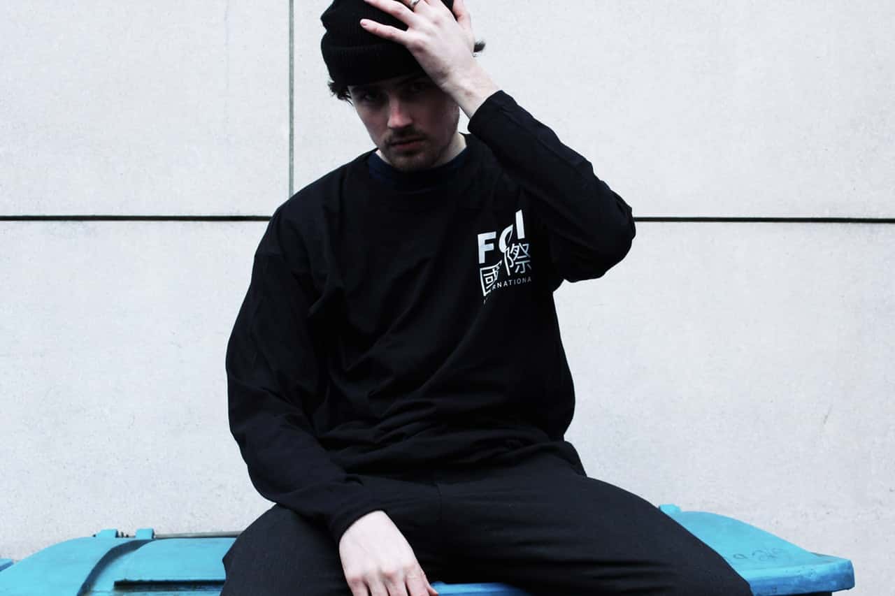 dumpster-holding-head-man-model-975628