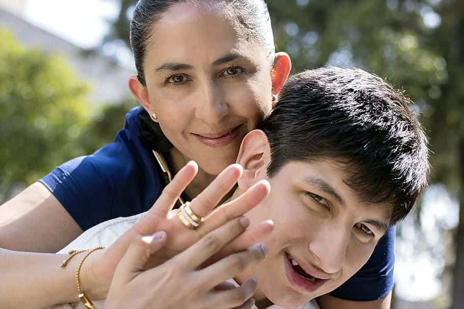 family-mother-and-son-photoshoot-photography
