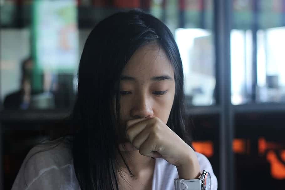 girl-think-work-working