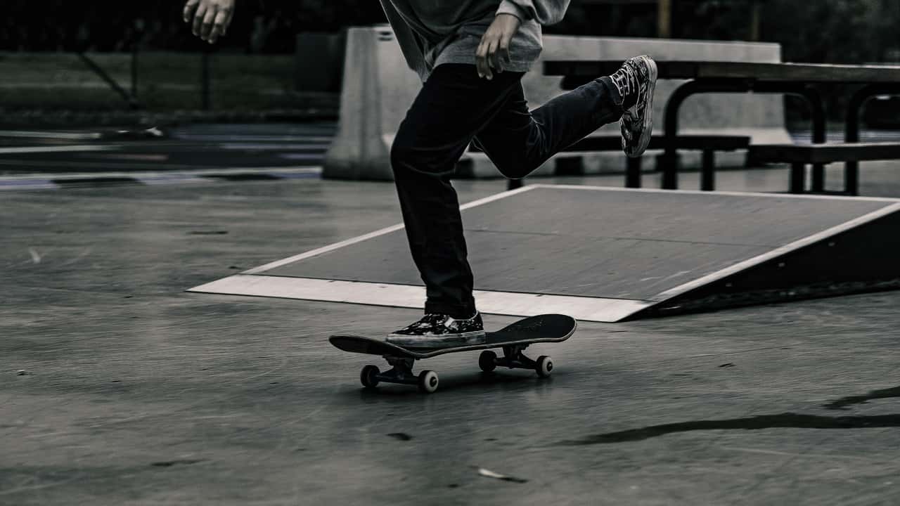 legs-man-person-skateboard-skateboarding-sport-1366246-pxhere.com