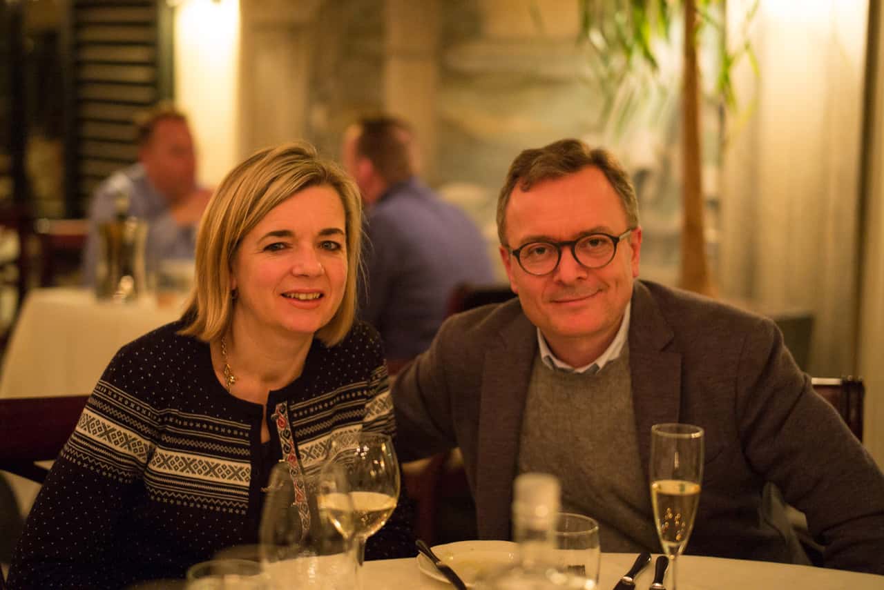 light-people-night-restaurant-evening-portrait-359722-pxhere.com