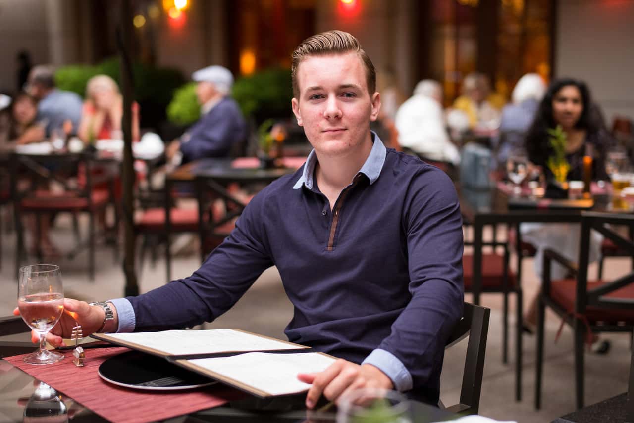 man-outdoor-bokeh-restaurant-summer-evening-440780-pxhere.com