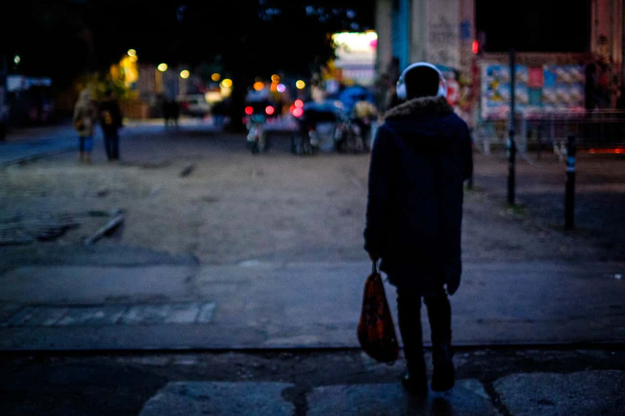 man-pedestrian-walking-snow-winter-blur-248155-pxhere.com