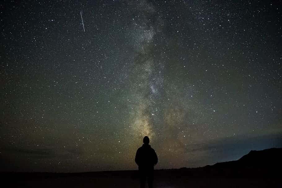 man-stare-staring-sky