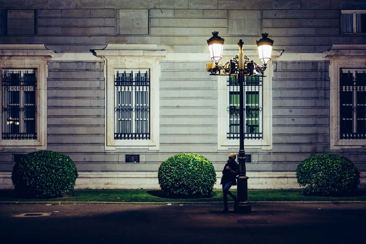 person-light-girl-road-street-night-1079589-pxhere.com