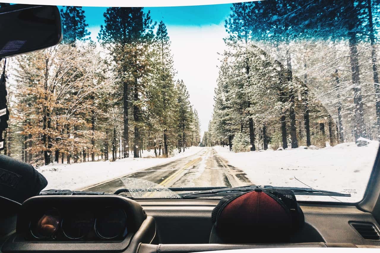 snow-winter-car-window-driving-vehicle-125488-pxhere.com
