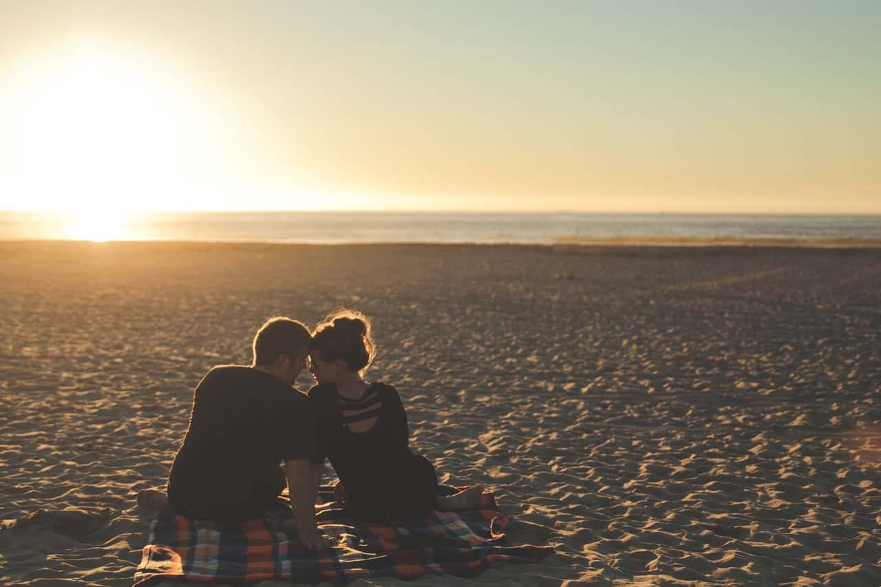 sunset-beach-couple-love-58572