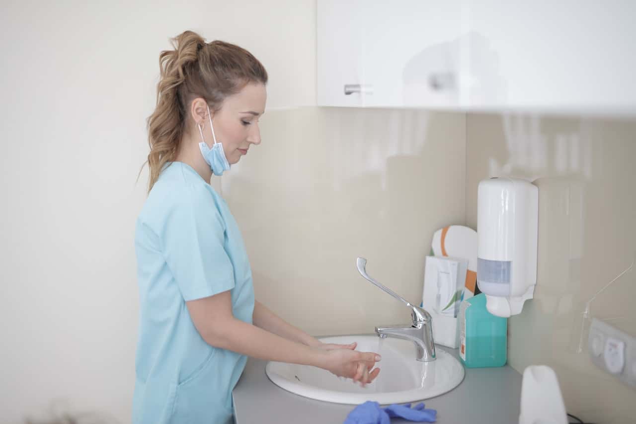 woman-washing-her-hands-3884110