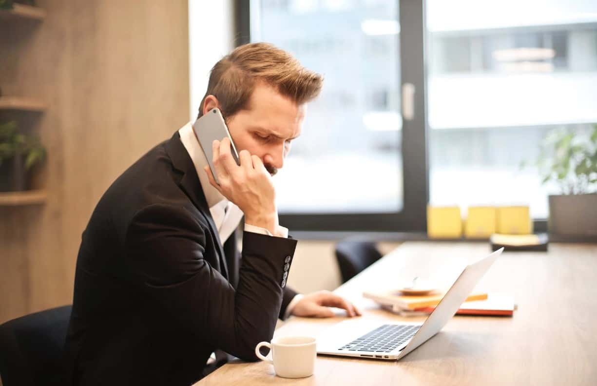 How To Deal With A Negative Co-Worker