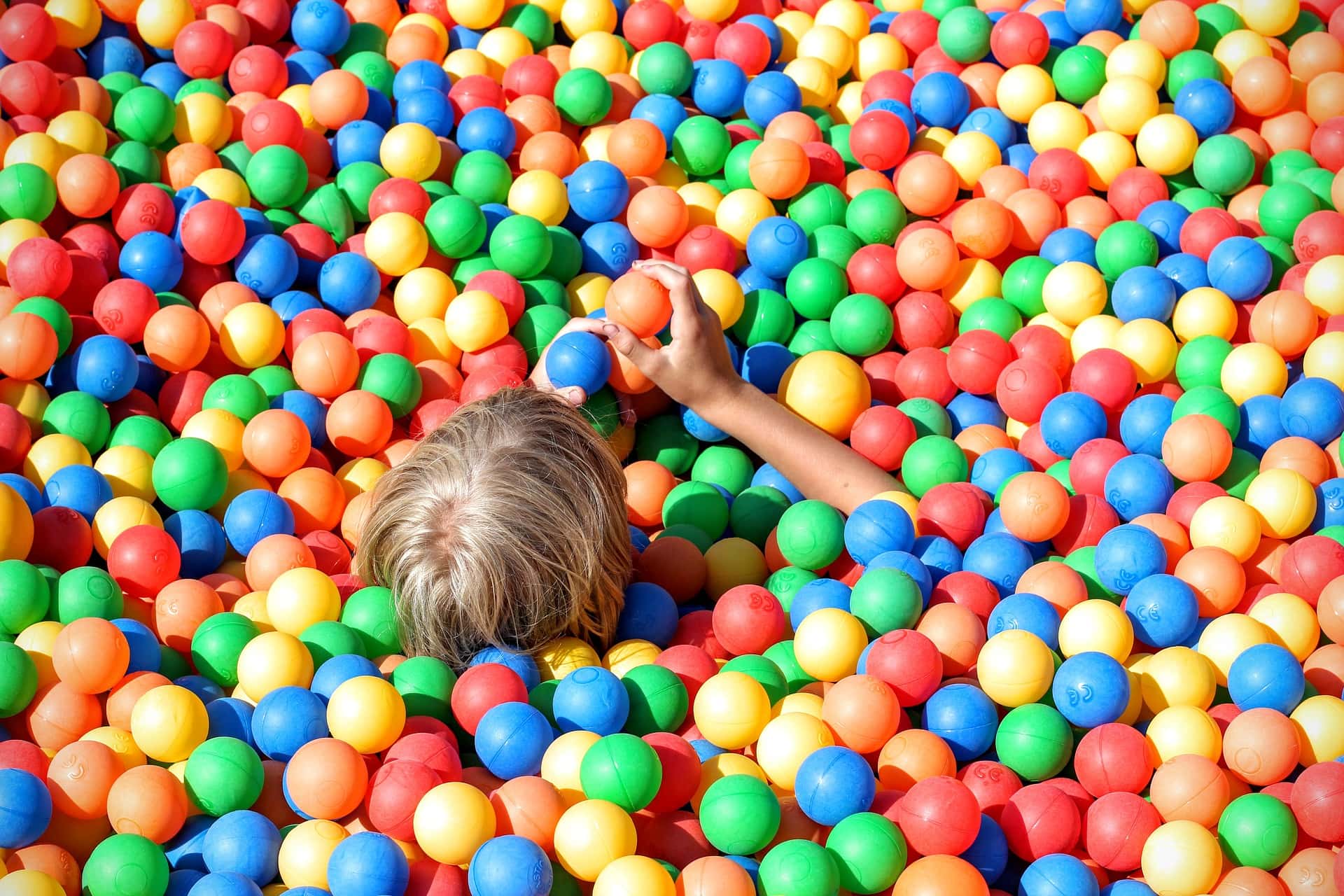 ball-pit-1661374_1920
