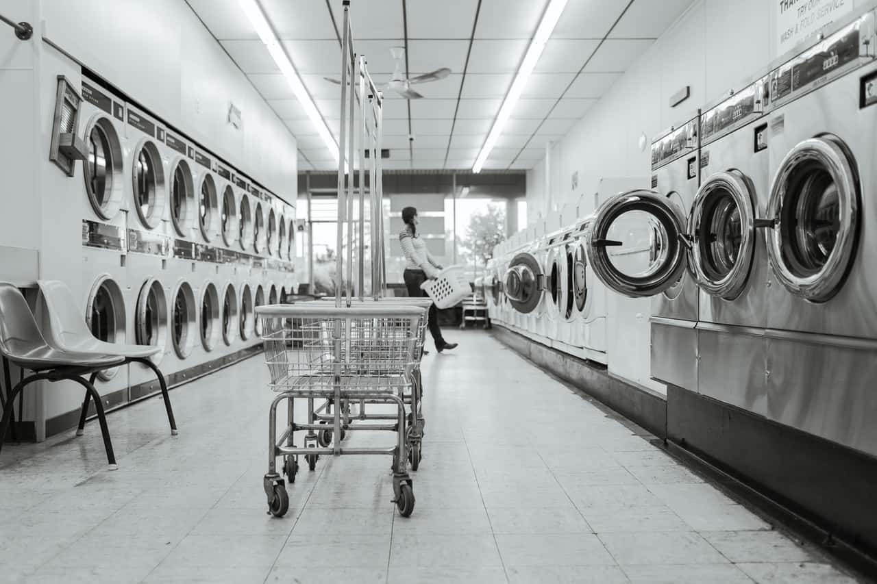 black-and-white-clean-housework-launderette-4414(1)
